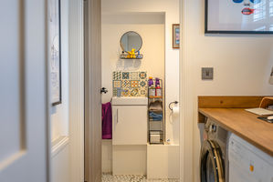 Guest WC- click for photo gallery